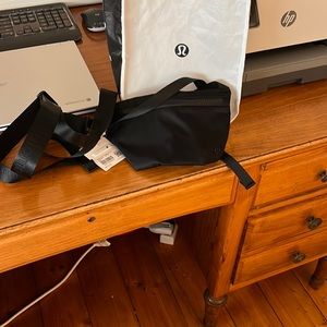 Lululemon stow and flow